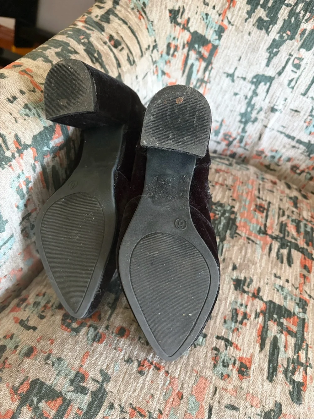Women's Black Velvet Ankle Boots Size 6 Shoedazzle